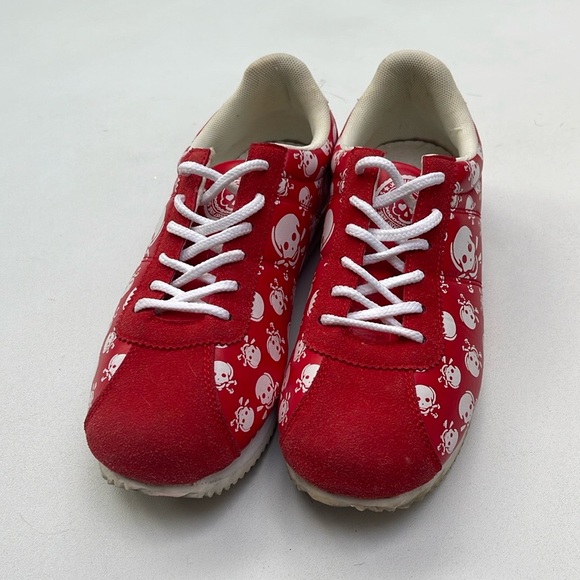 Red Skull Pattern Women's Sneakers - Picture 13 of 16